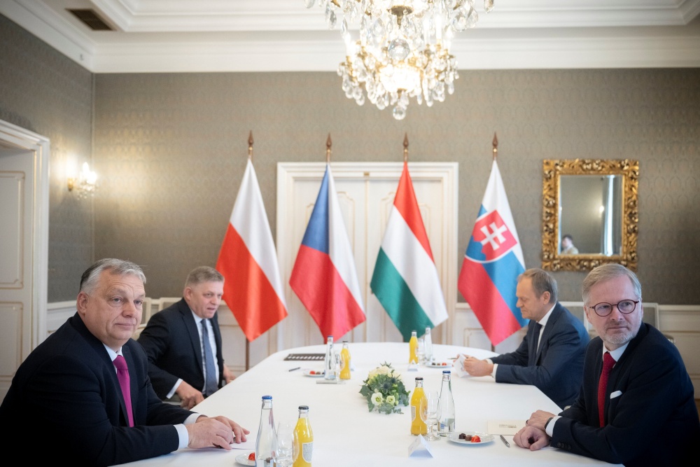 Instead of V4, a V2+2 Summit Takes Place in Prague
